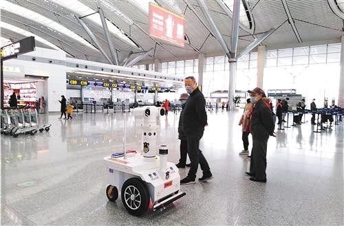 5G equipped Robot in Guangzhou International Airport 